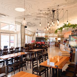 The bright, white-themed interior has a spacious 60 seats! Enjoy this open and airy restaurant for any occasion, whether that be a leisurely lunch, coffee, or dinner.